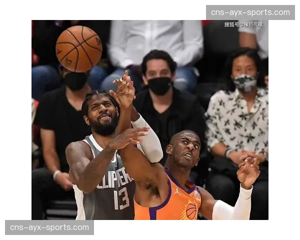 特写:保罗·乔治末节连续单打,四回合内控球率100%,率快船完成逆转。 特写:保罗·乔治末节连续单打,四回合内控球率100%,率快船完成逆转。